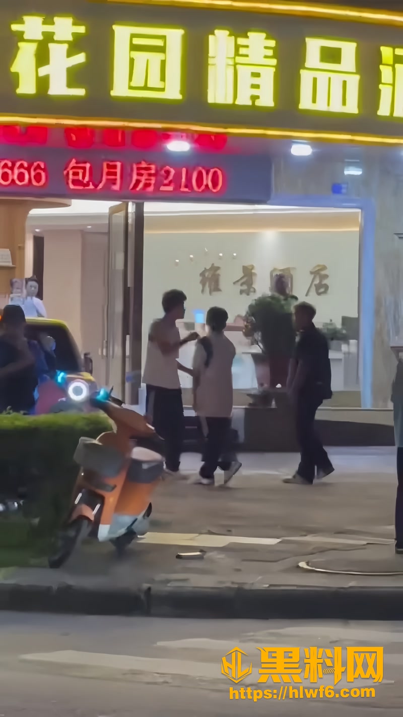 02民族中学学生持刀伤人1 2wm