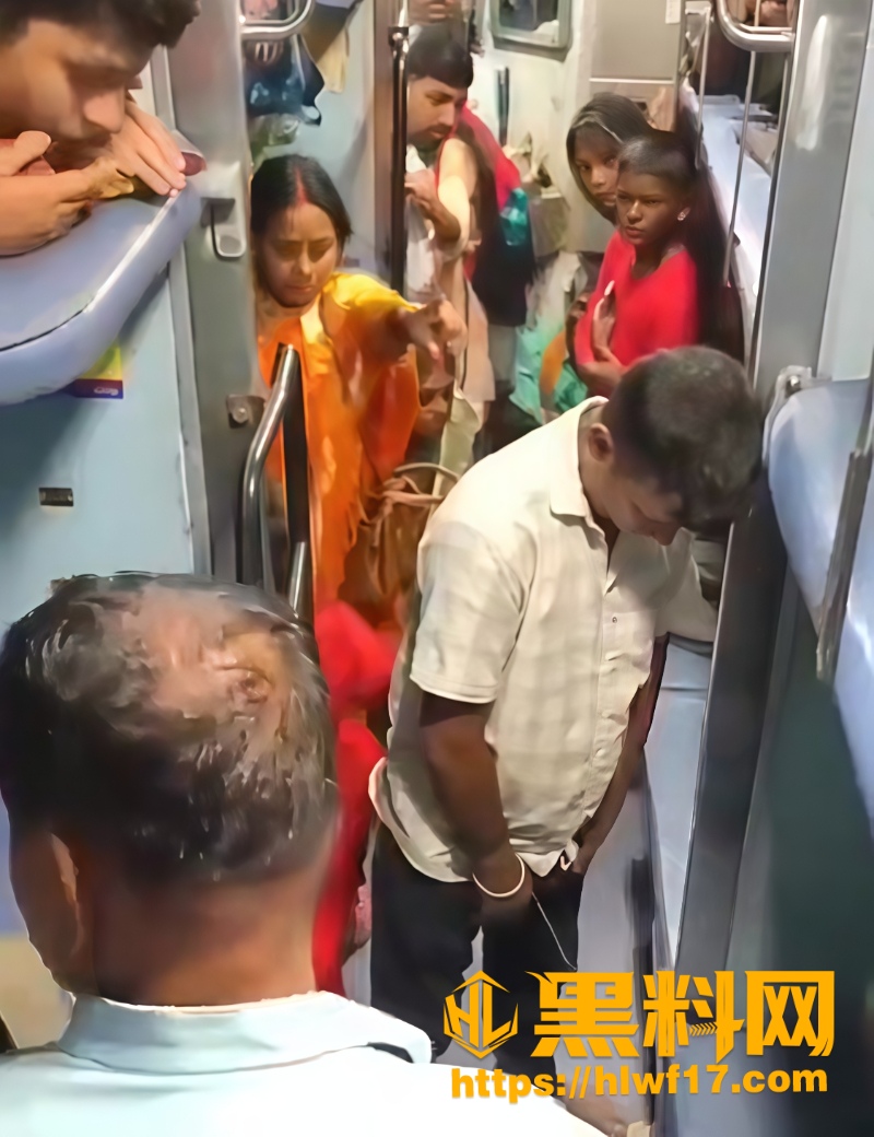 车厢内逼迫男子脱衣擦尿渍事件实录1