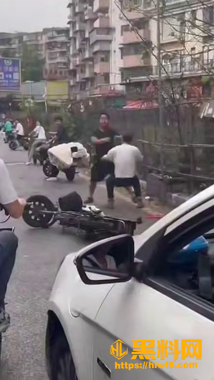 中山街头跆拳道选手大战魔法战士1