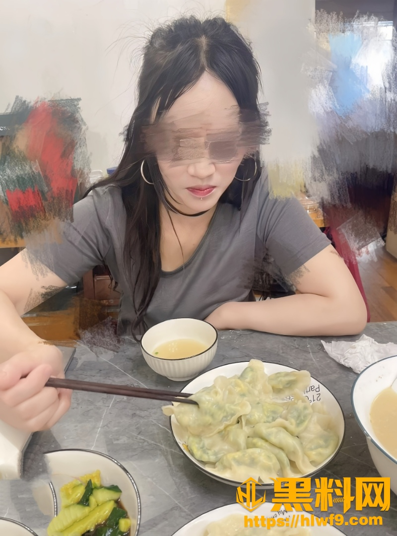 丰乳肥臀的少妇邻居15