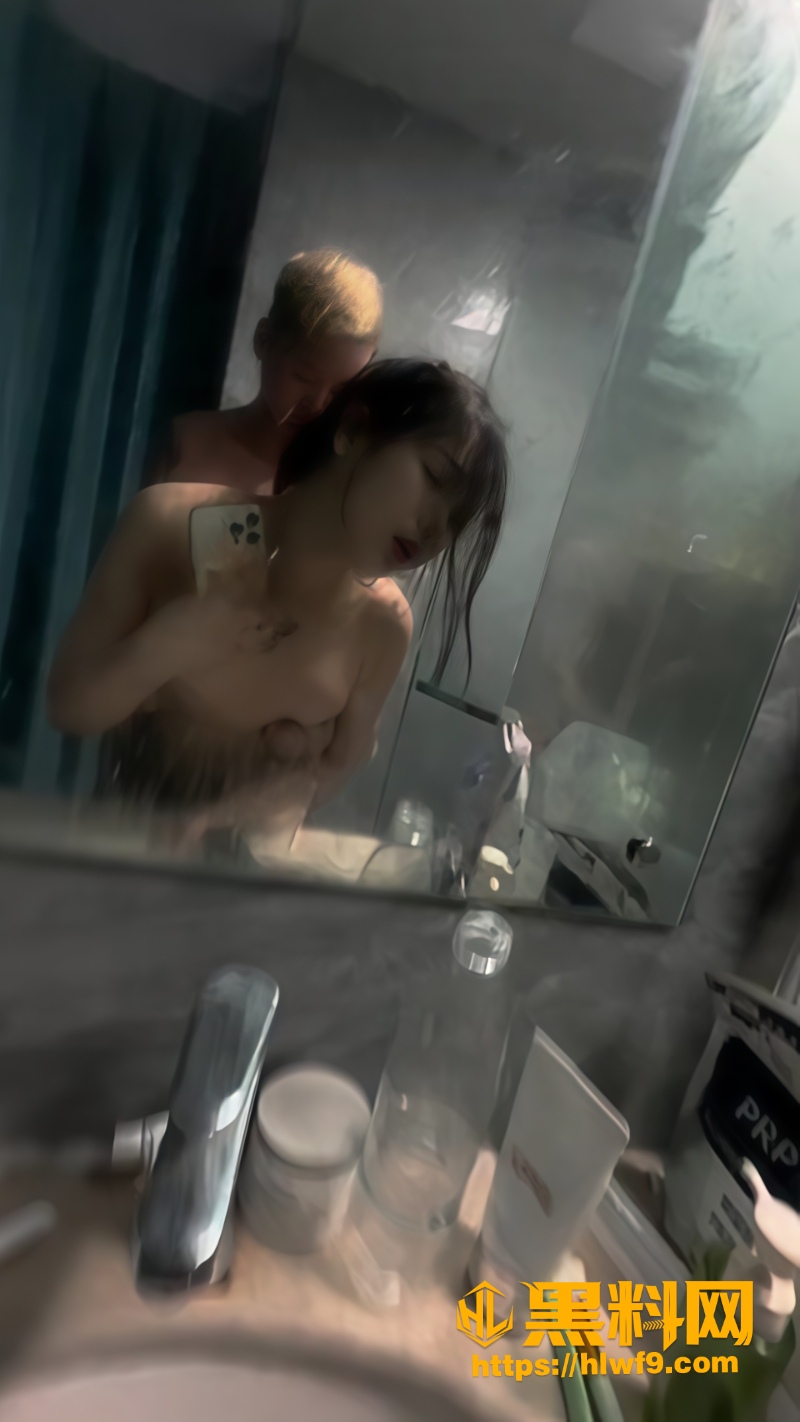 酒吧母狗深喉视频5