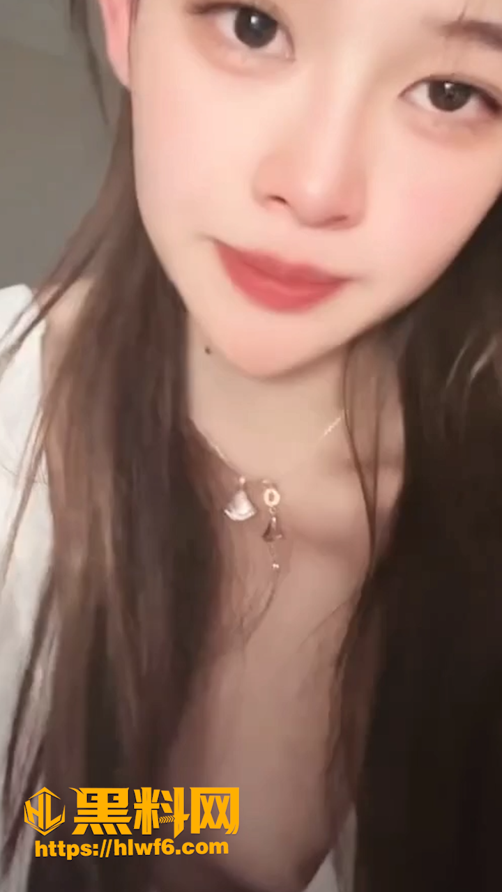 美女主播真空直播4
