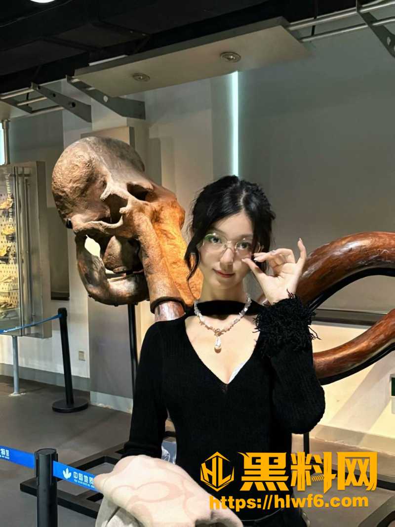 反差眼镜妹不雅视频4
