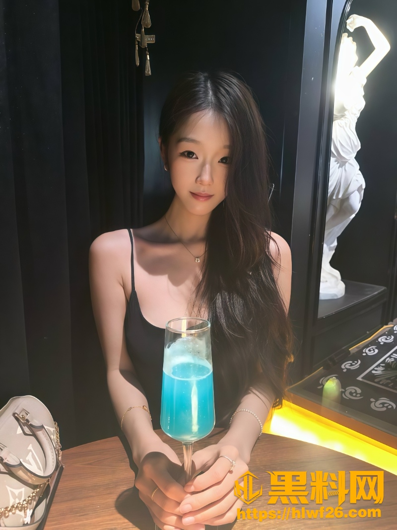 母狗77被金主后入内射