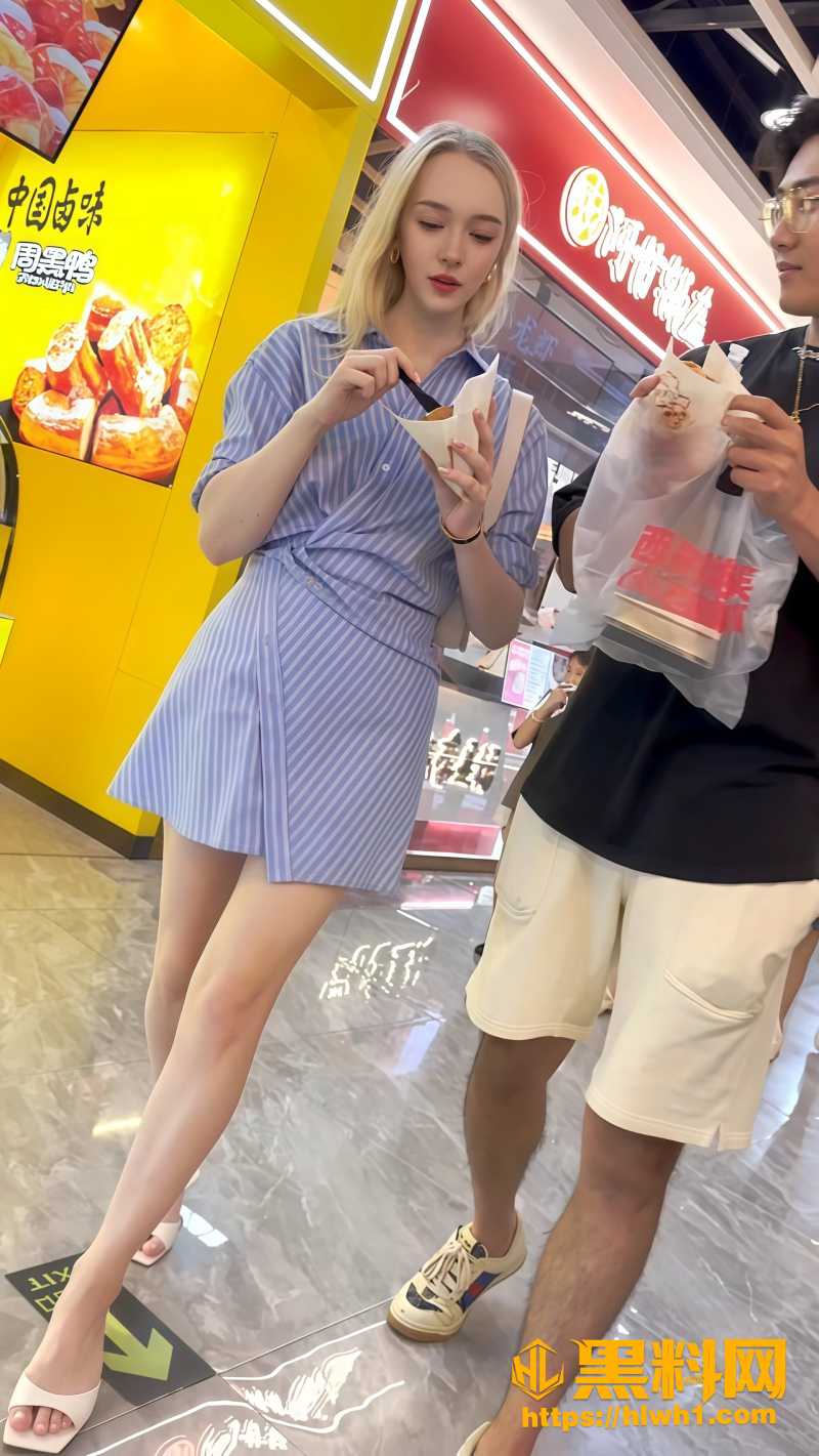 金发美女逛街抄底视频 2