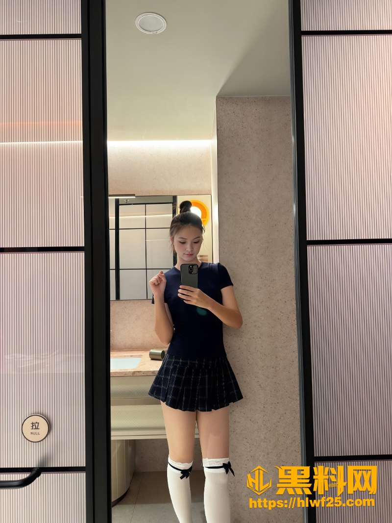 南航空姐韩婷被金主包养调教1