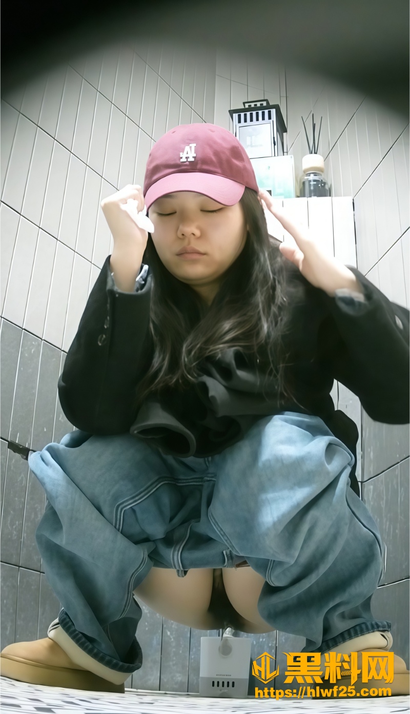 写字楼女厕偷拍视频7