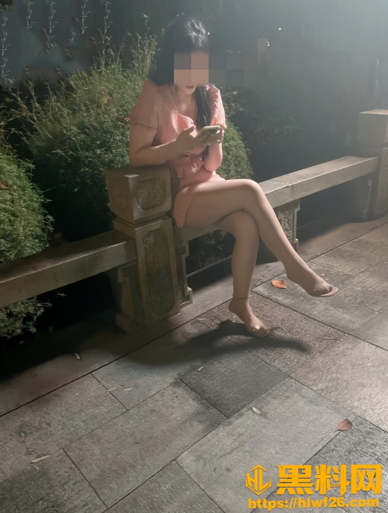 丰乳肥臀的少妇邻居5155集21
