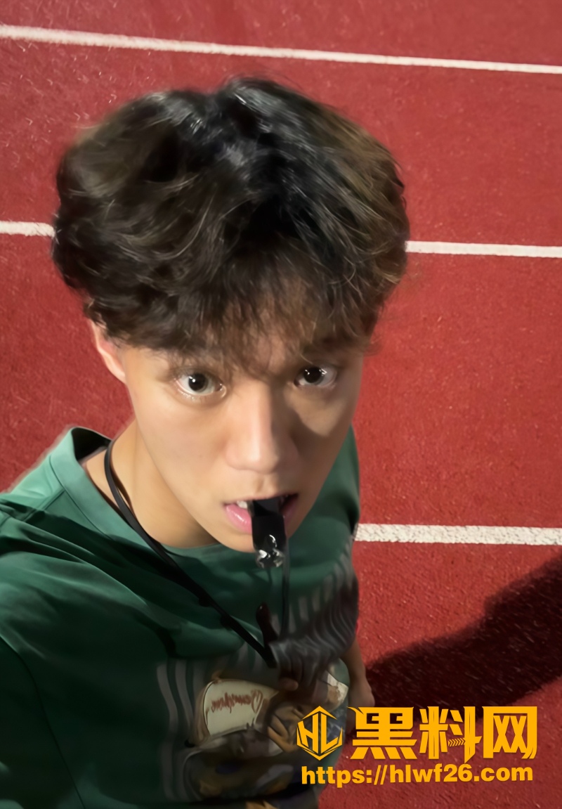 郑宇航生日带学妹游泳再要红包详情 3